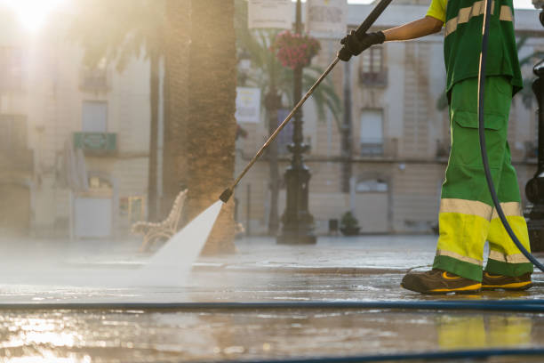 Best Deck Pressure Washing  in St Petersburg, FL